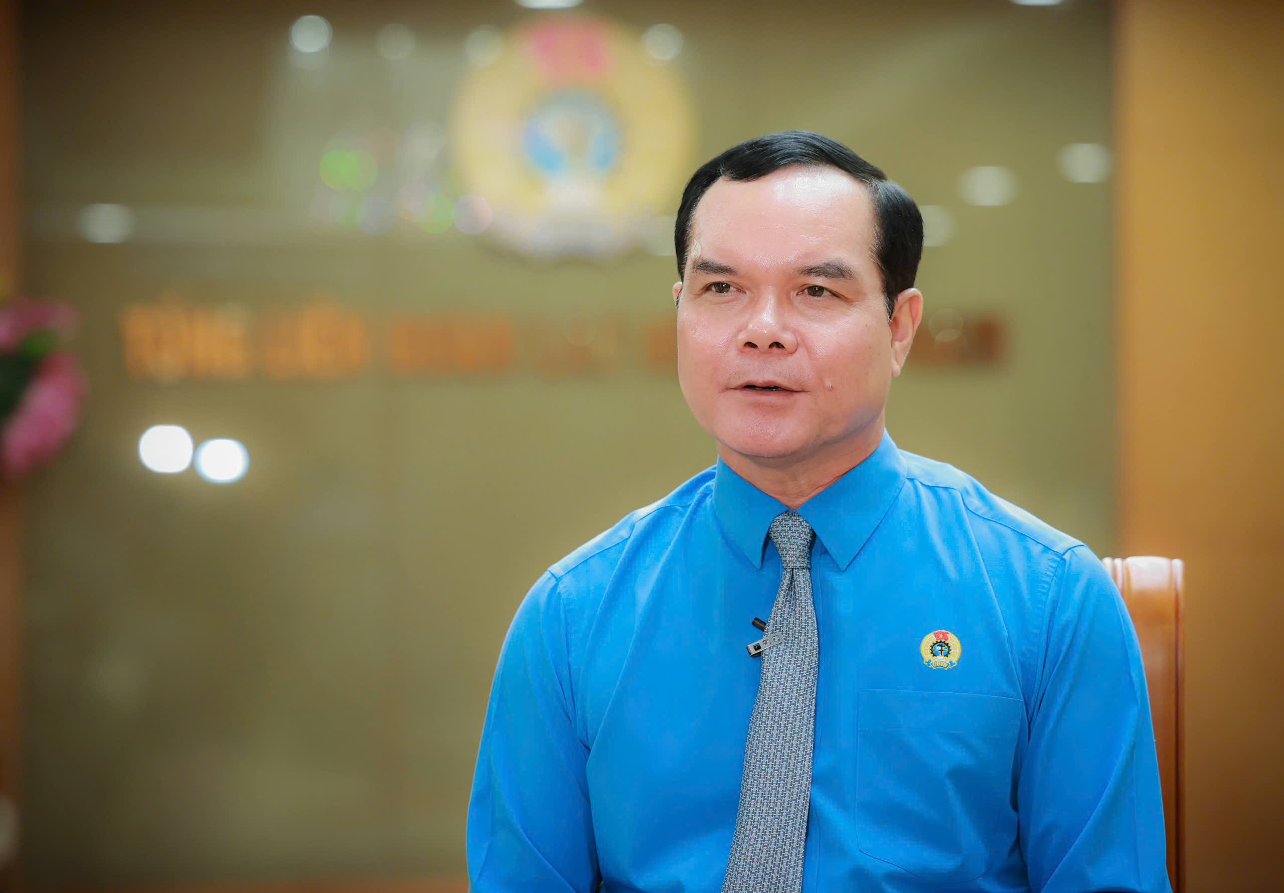 Đồng chí Nguyễn Đình Khang - Uỷ viên Ban Chấp hành Trung ương Đảng,  Phó Chủ tịch Ủy ban Trung ương MTTQ Việt Nam Bí thư Đảng ủy, Chủ tịch Tổng LĐLĐVN:  “XÂY DỰNG GIAI CẤP CÔNG NHÂN VIỆT NAM HIỆN ĐẠI, LỚN MẠNH  TRONG KỶ NGUYÊN PHÁT TRIỂN MỚI CỦA DÂN TỘC”